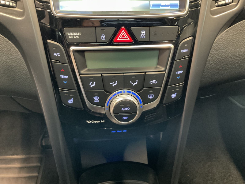 Hyundai i30 cw blue Passion AHK Kamera Navi Sitzh. 1.Hd. — photo 8