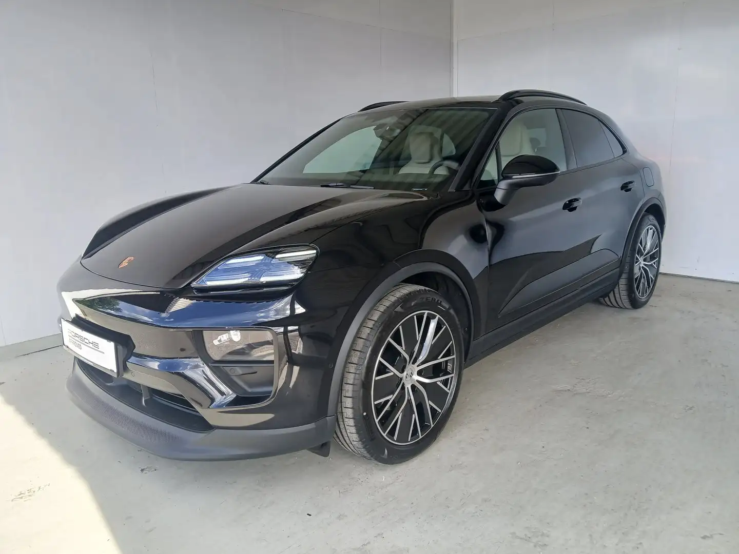 Porsche Macan 4 Schwarz - 1