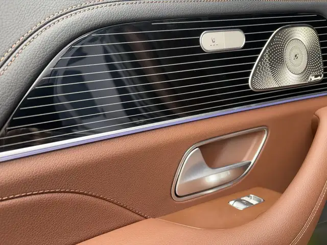 Mercedes-Benz 450 view 11