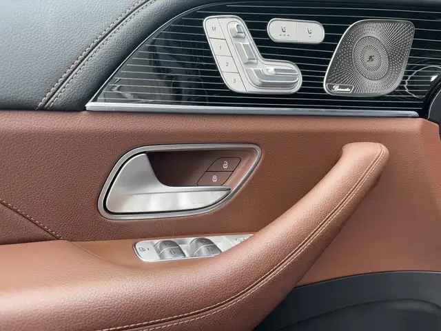Mercedes-Benz 450 view 7