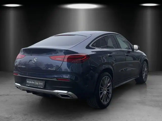 Mercedes-Benz 450 view 4