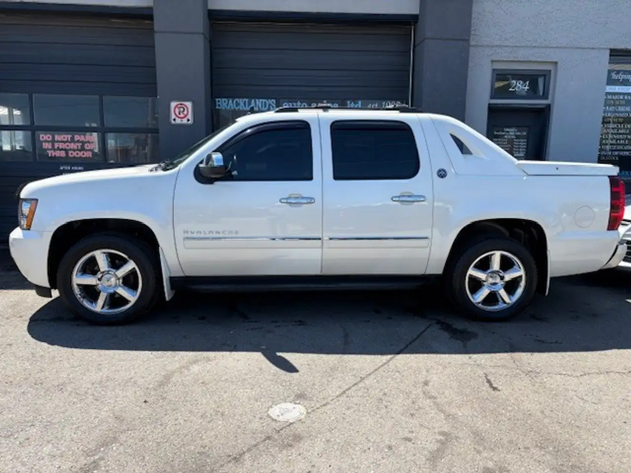 Chevrolet Avalanche снимка Chevrolet Avalanche