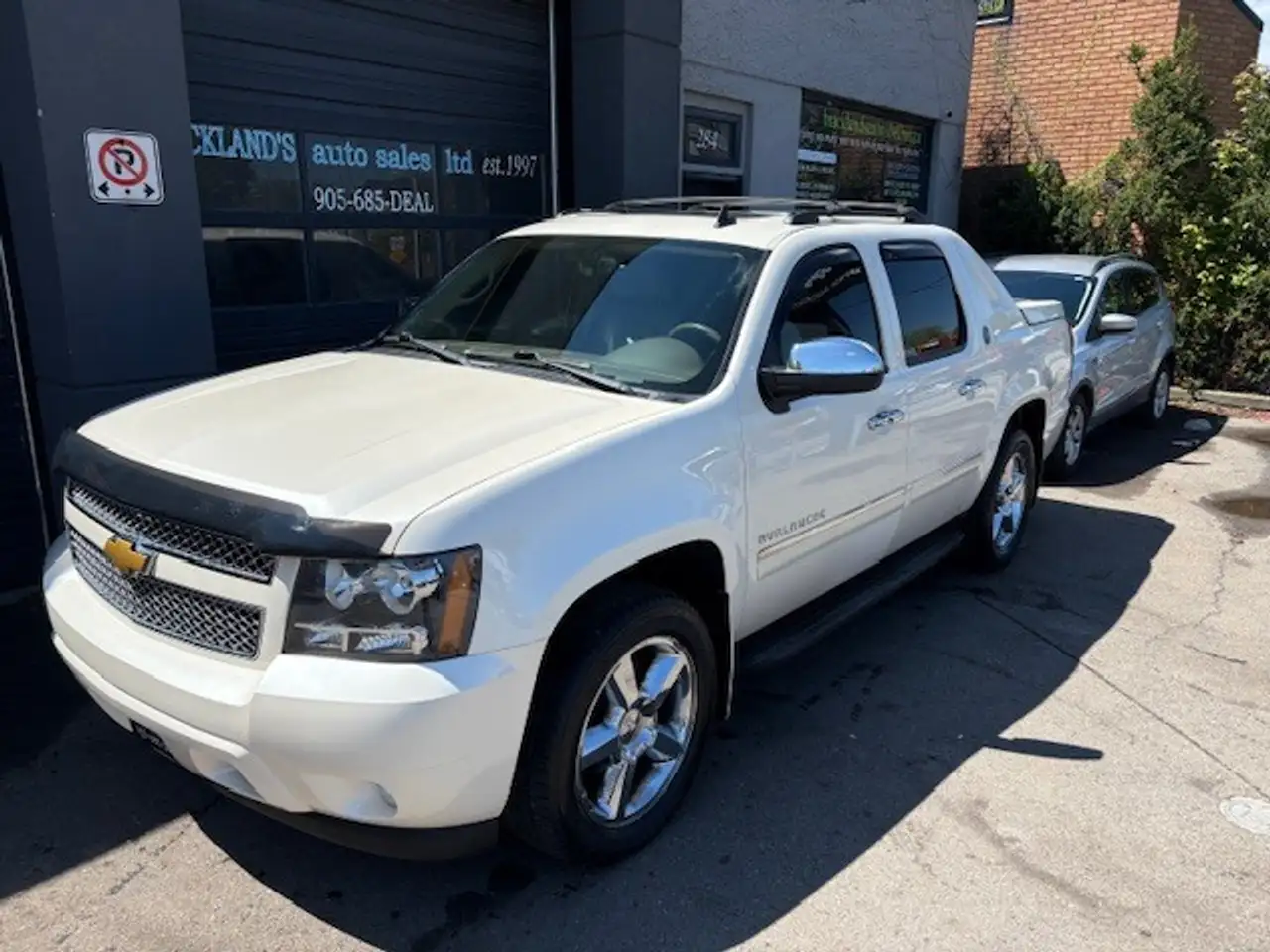 Chevrolet Avalanche снимка Chevrolet Avalanche