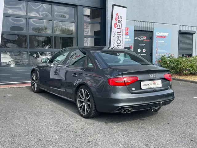 Audi A4 view 5