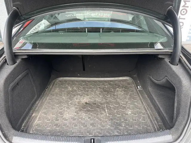 Audi A4 view 25