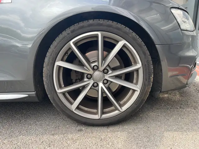 Audi A4 view 28