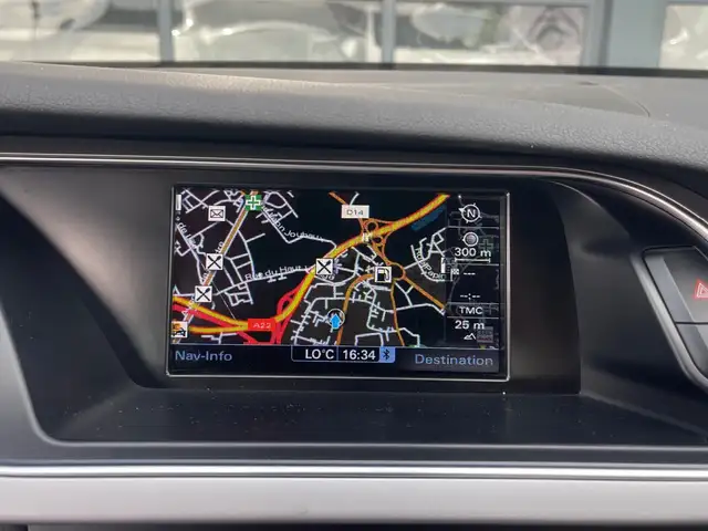 Audi A4 view 21