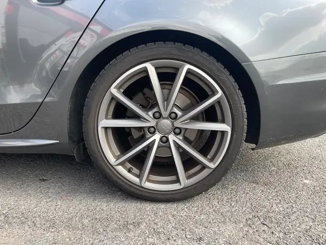 Audi A4 view 29