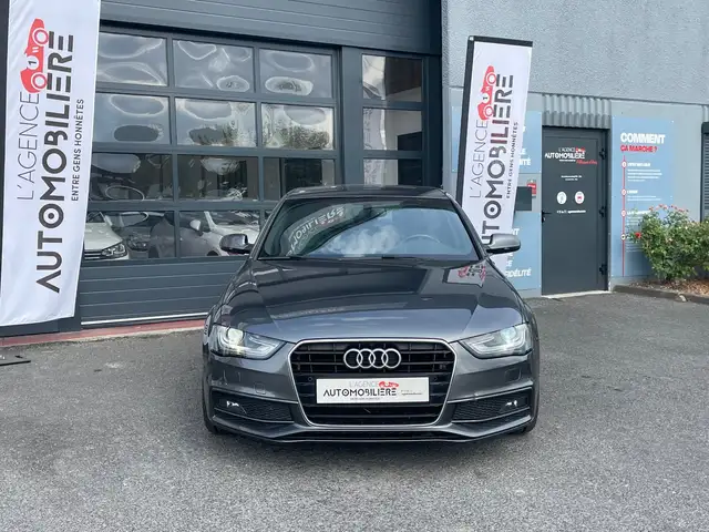 Audi A4 view 3