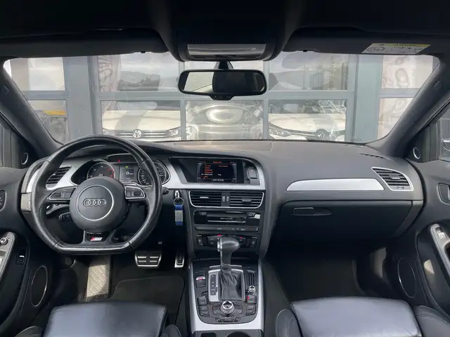 Audi A4 view 7