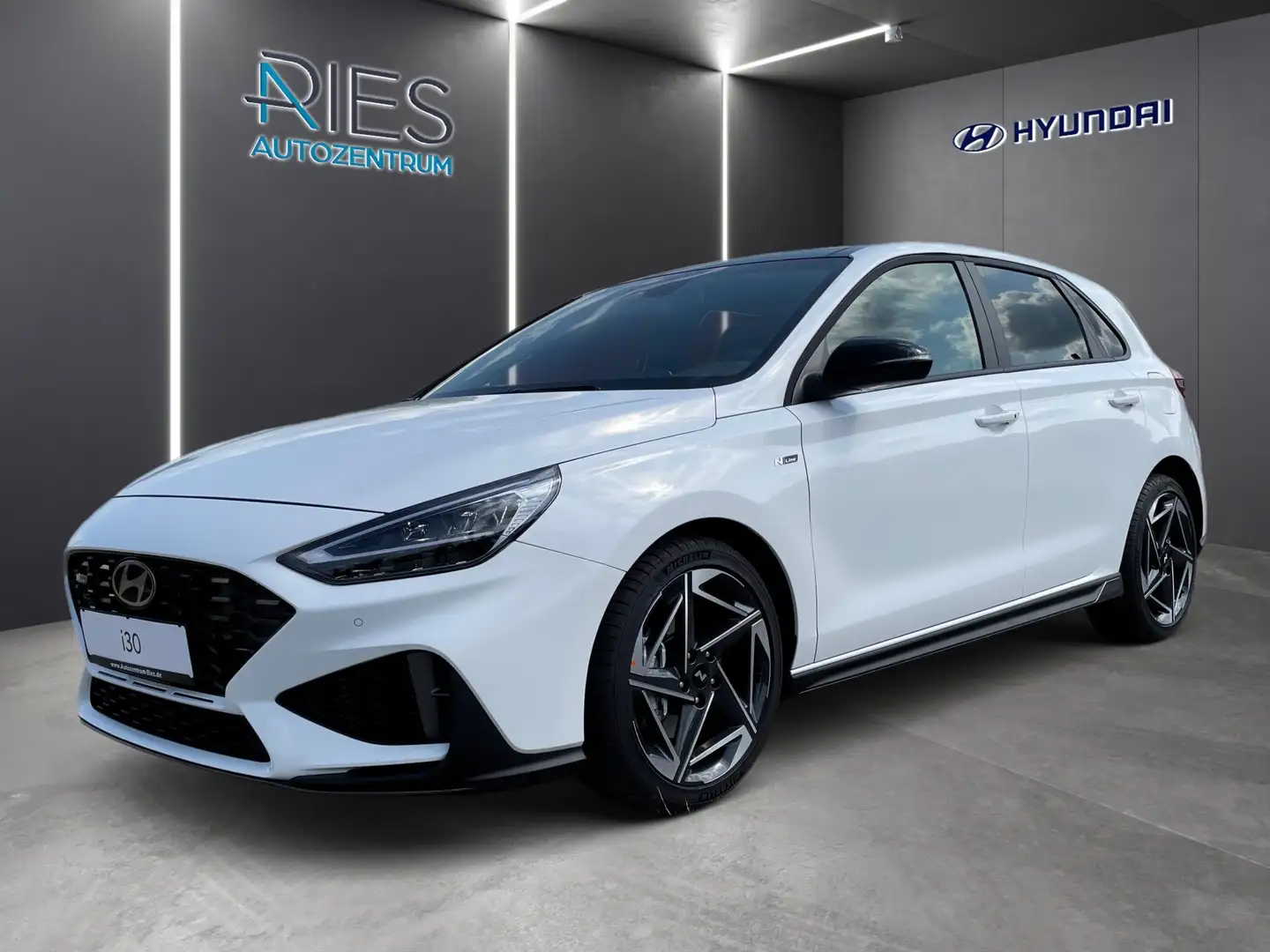 Hyundai i30 1.5 T-GDI KlimaA*LED*Navi*Pano*SD*SHZ*ACC Bianco - 1