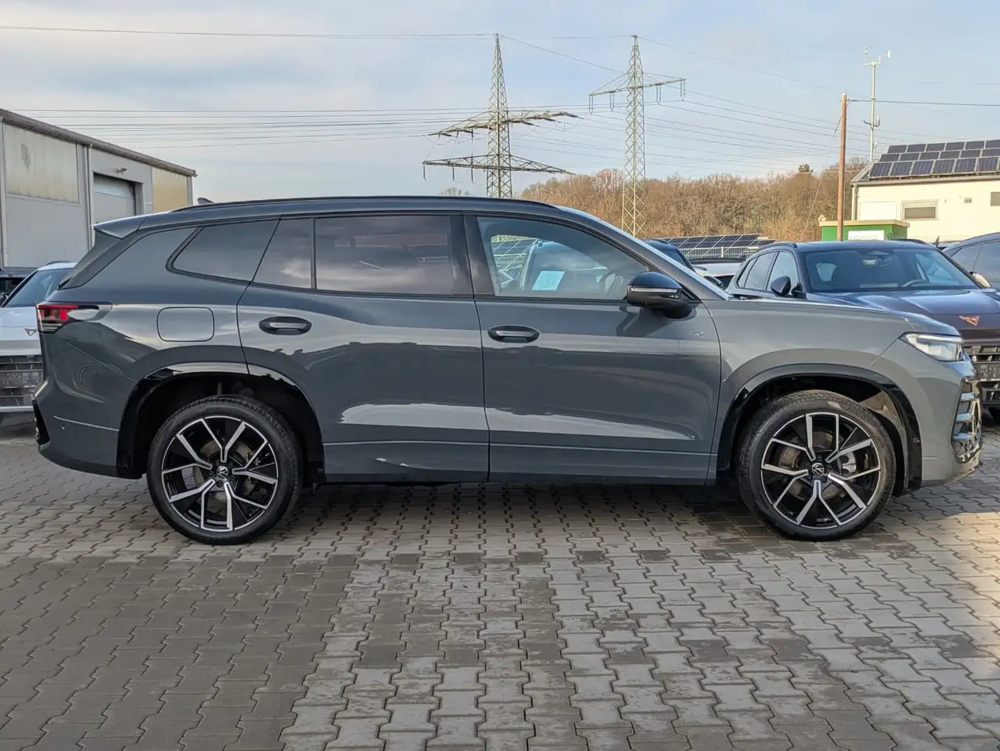 Volkswagen Tayron 2.0 TDI 4M R-Line BLACK 7Sitze*LEDER*PANO Gris - 2