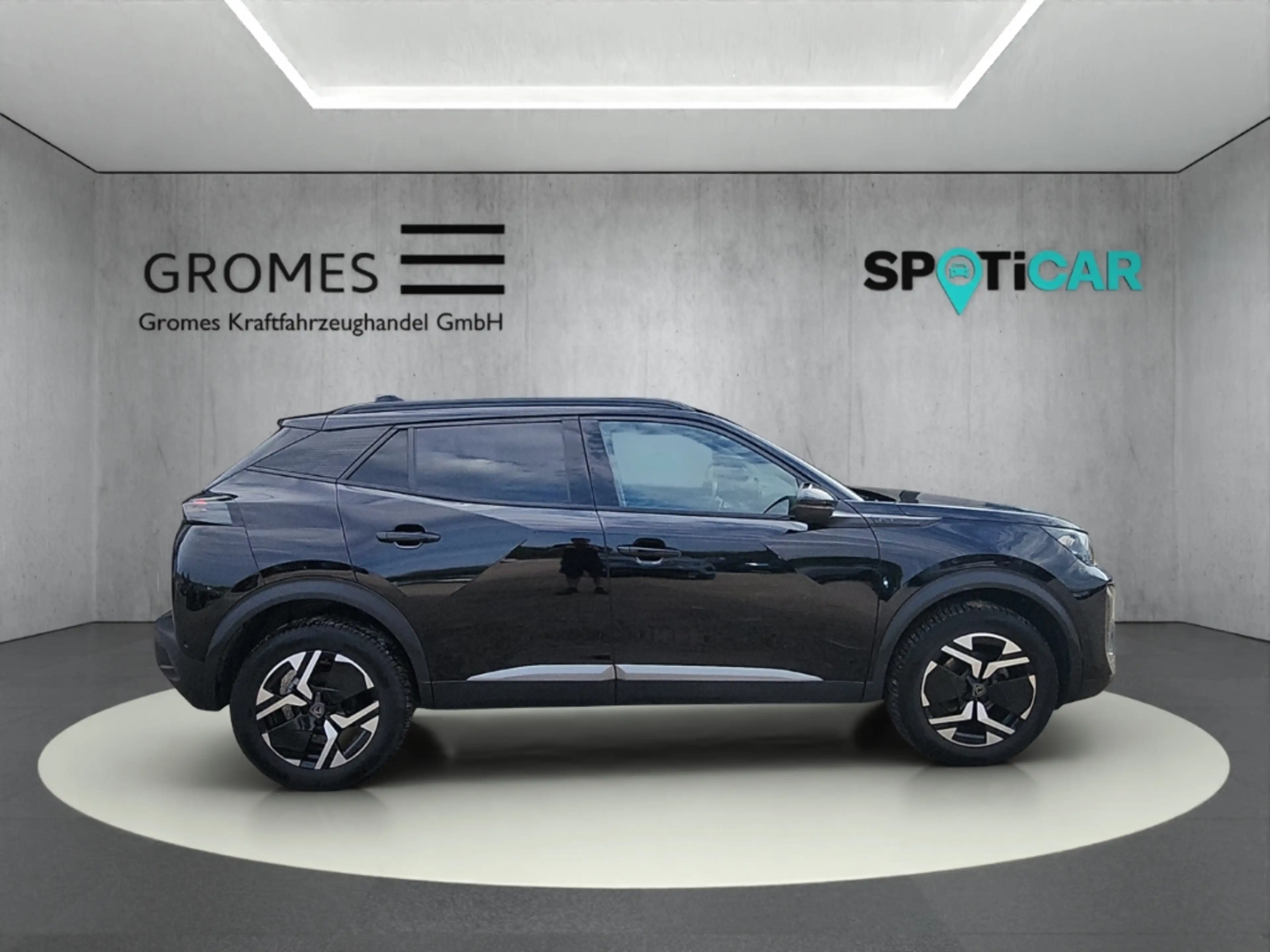 Peugeot 2008 GT PT 130 EAT8 Navi LED ACC 360 Kamera Apple CarPl — photo 2