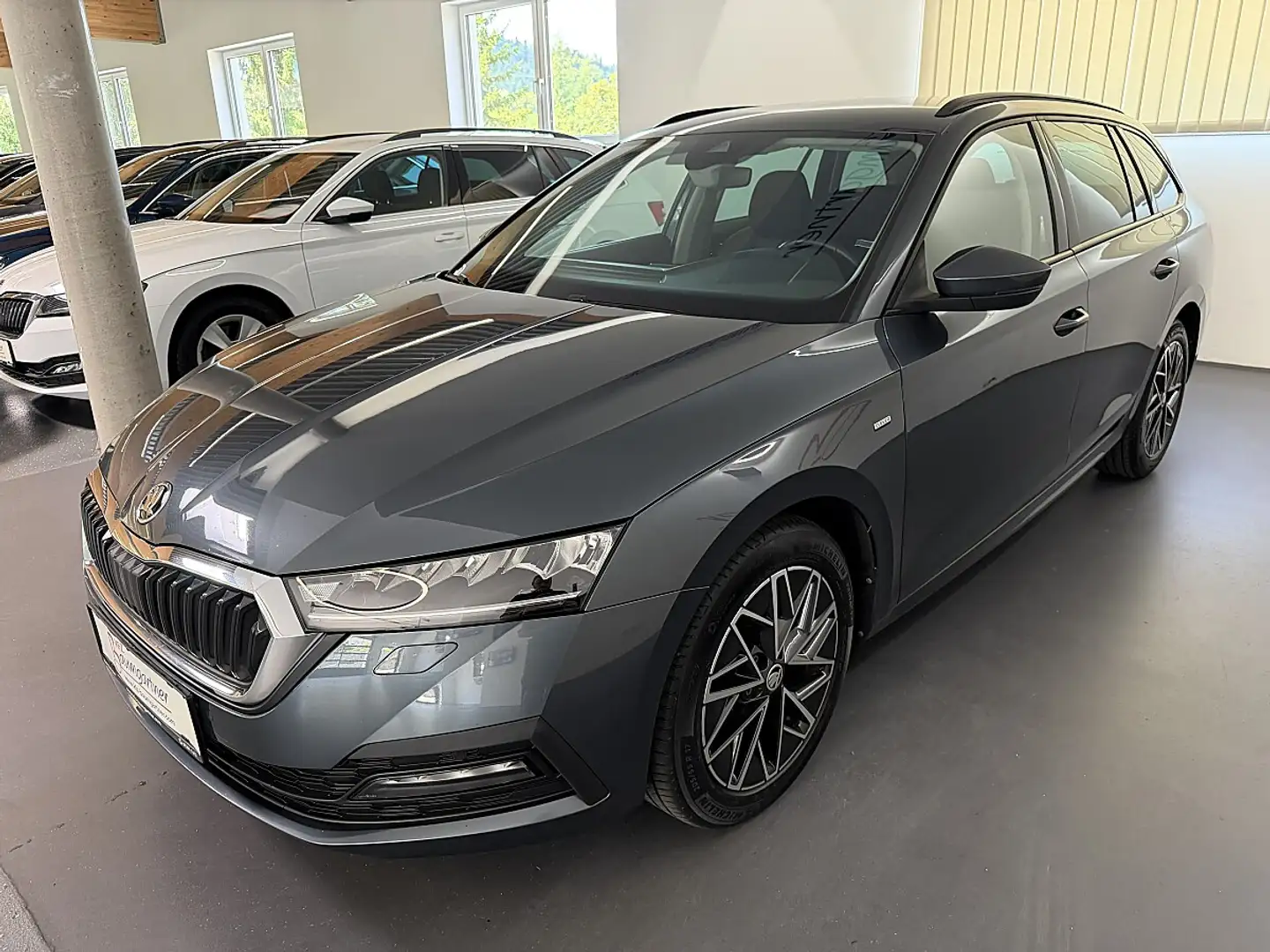 Skoda Octavia Combi 2,0TDI DSG *Standheizung*LED*NAVI*Sitzhei... Grau - 2
