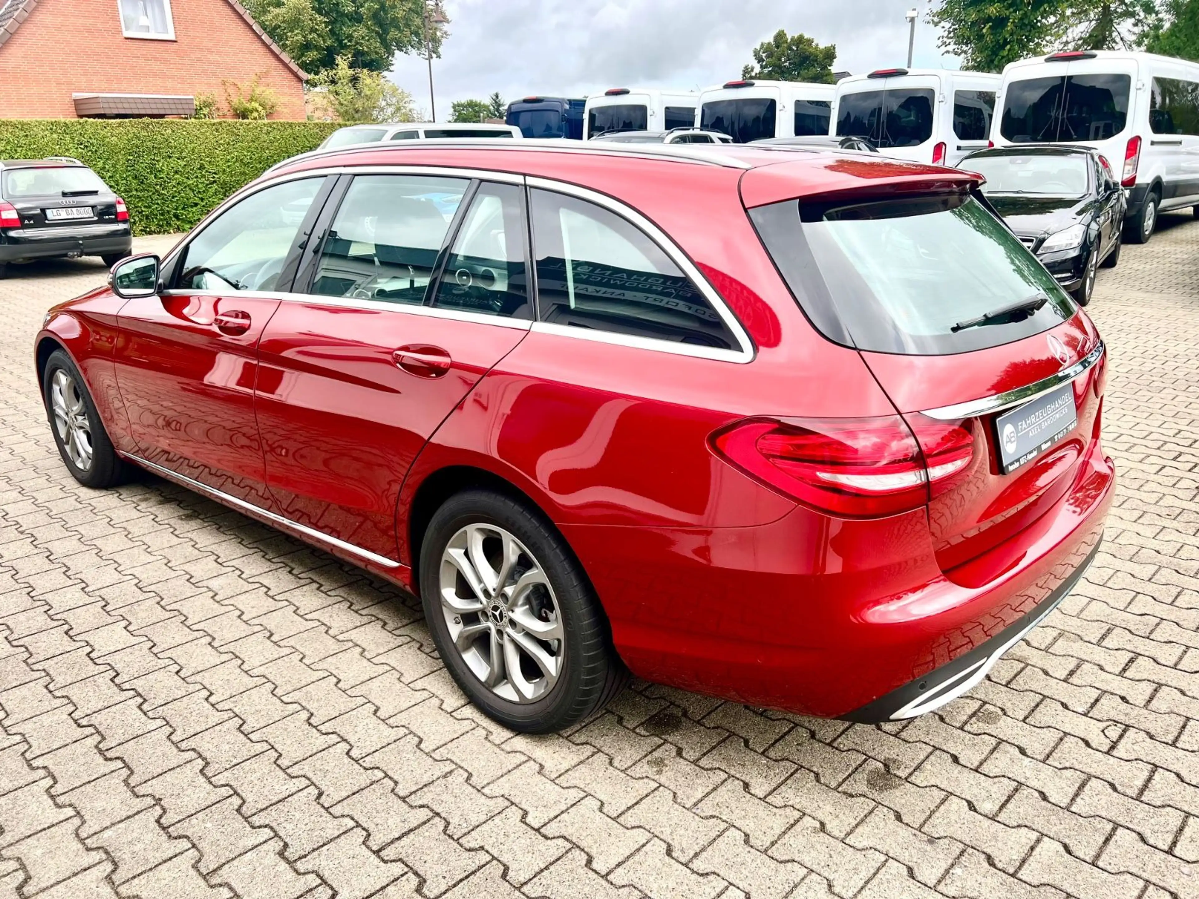 Mercedes-Benz C 250 T-Modell / AHK / Pano./ LED — photo 4