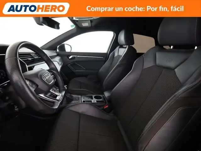Audi Q3 view 11