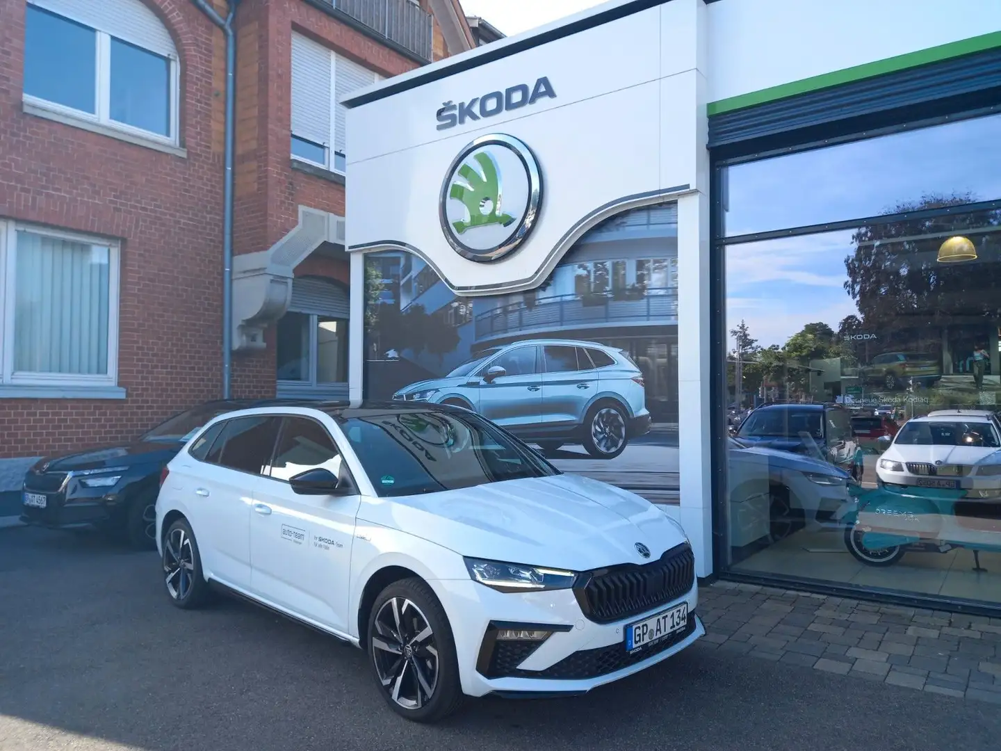 Skoda Scala Monte Carlo 1.5 TSI DSG ACC, AHK, PANO Biały - 1