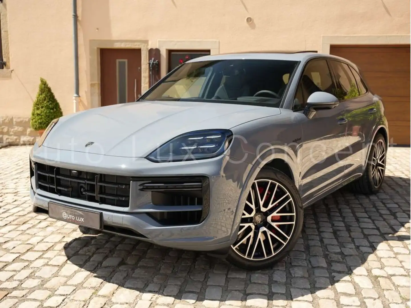 Porsche Cayenne Turbo E-Hybrid SportDesign/HUD/Sitzbelüftung/AHK Grijs - 1