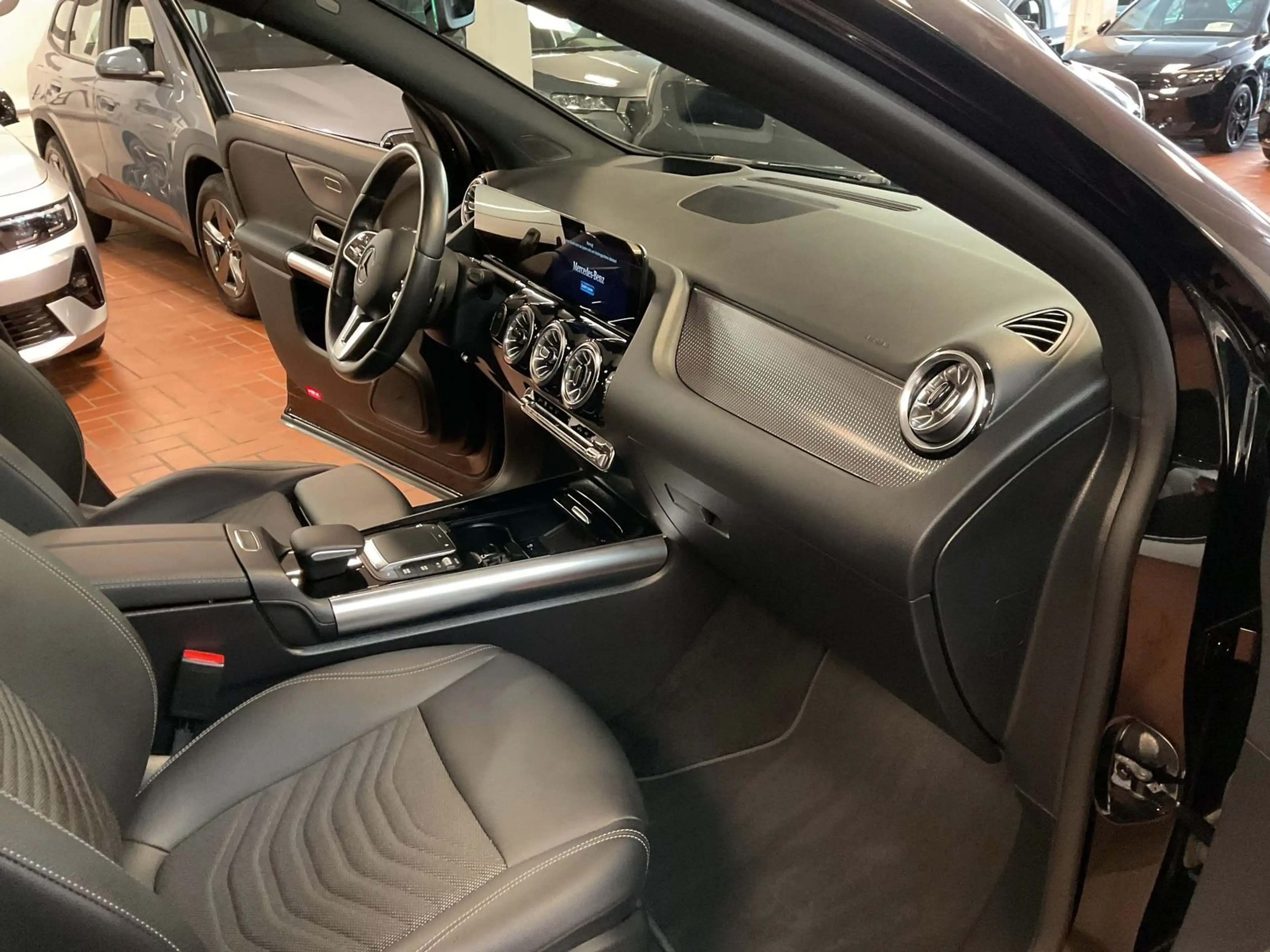 Mercedes-Benz EQA 250 Progressive Head UP,360 Kamera — photo 15