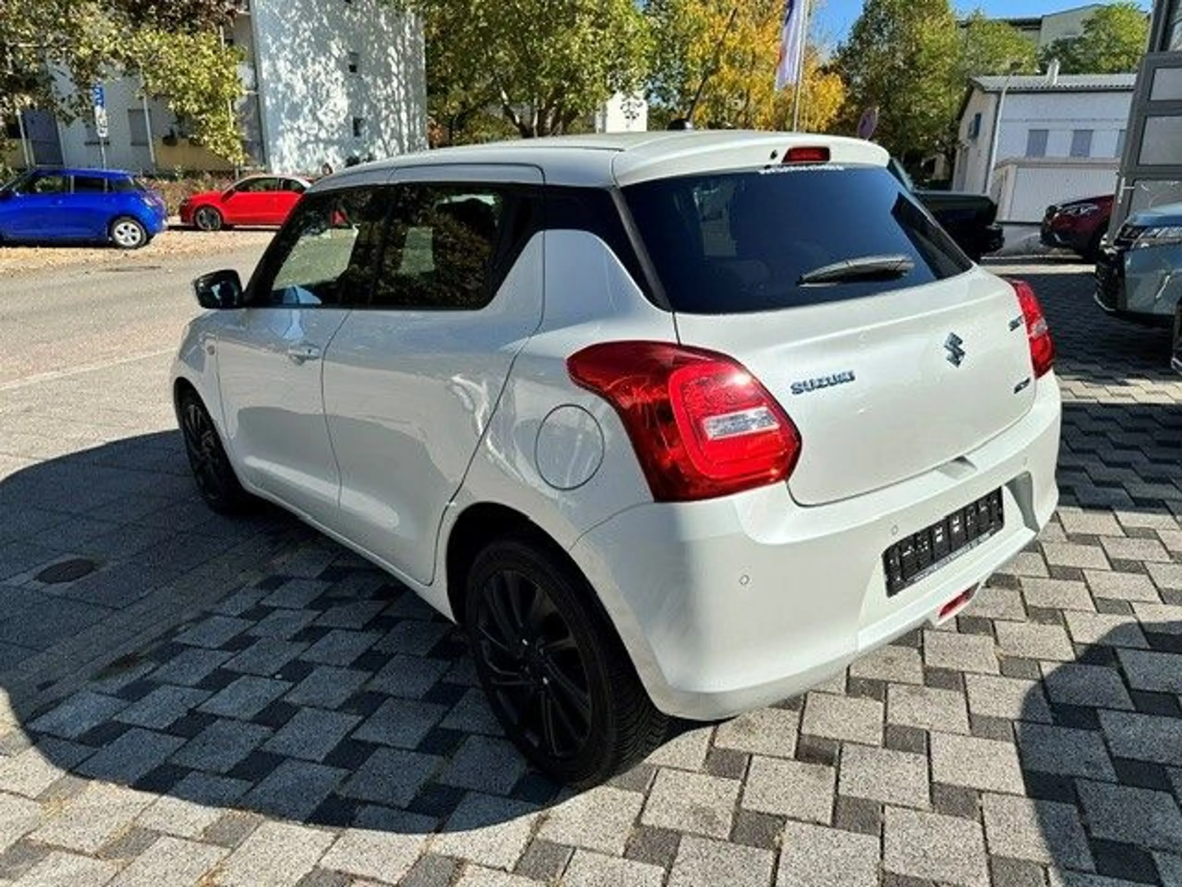 Suzuki Swift 1.2 Hybrid Comfort CVT/NAVI/LED/SHZ — photo 5
