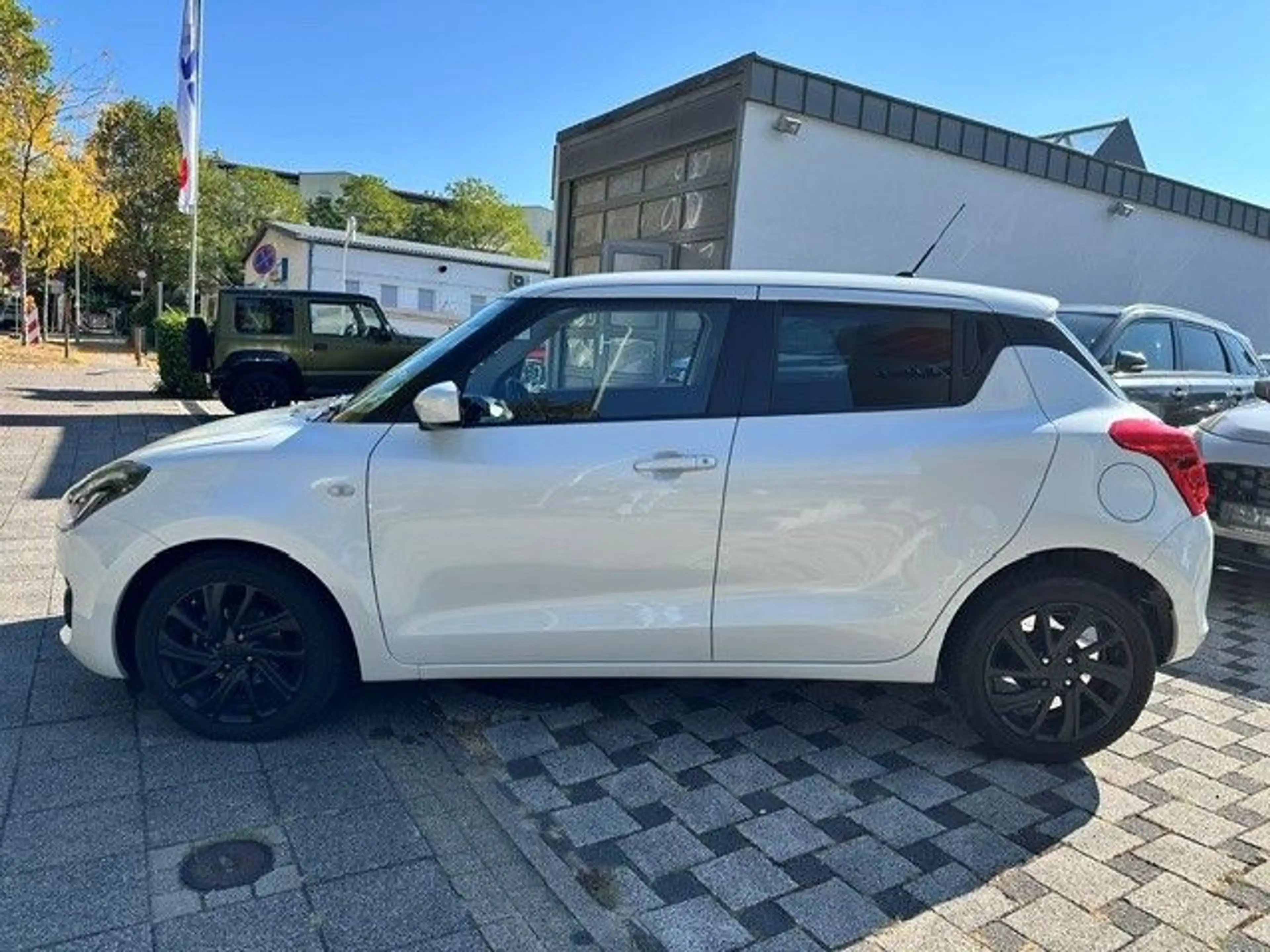 Suzuki Swift 1.2 Hybrid Comfort CVT/NAVI/LED/SHZ — photo 4