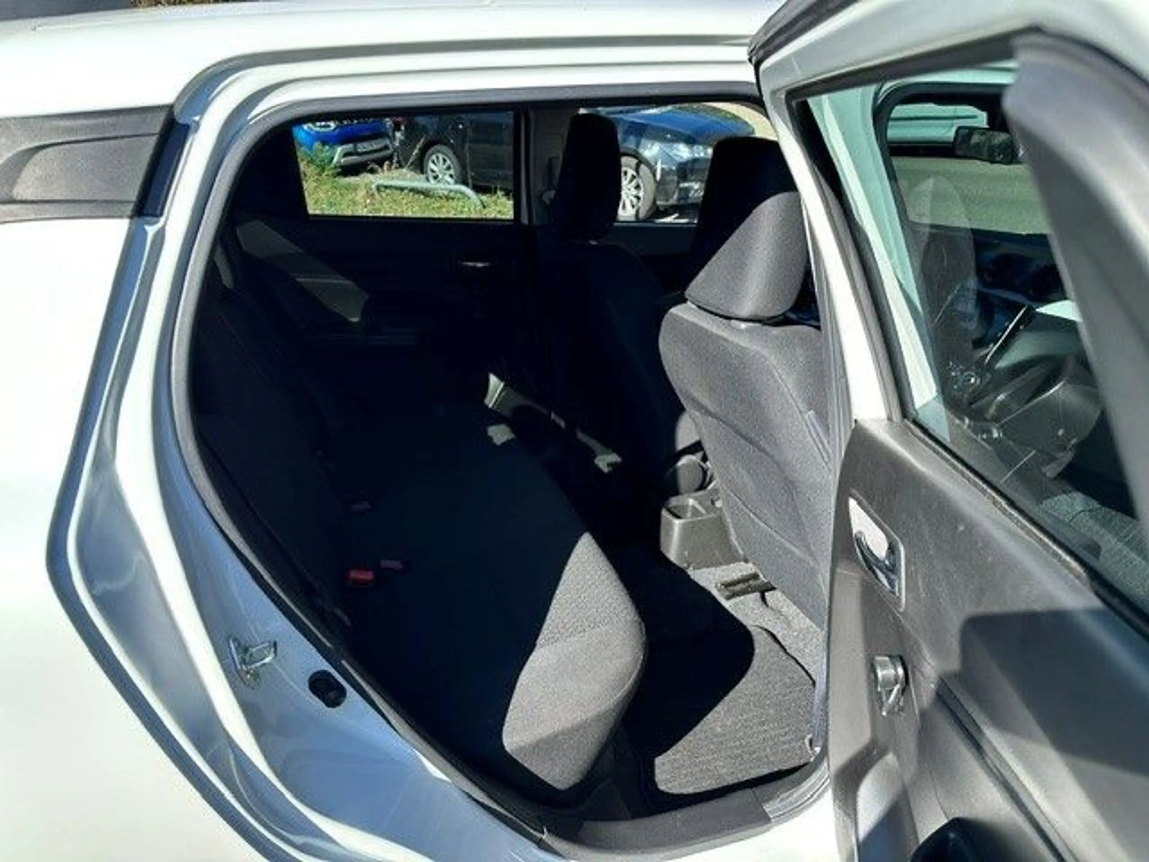 Suzuki Swift 1.2 Hybrid Comfort CVT/NAVI/LED/SHZ — photo 12