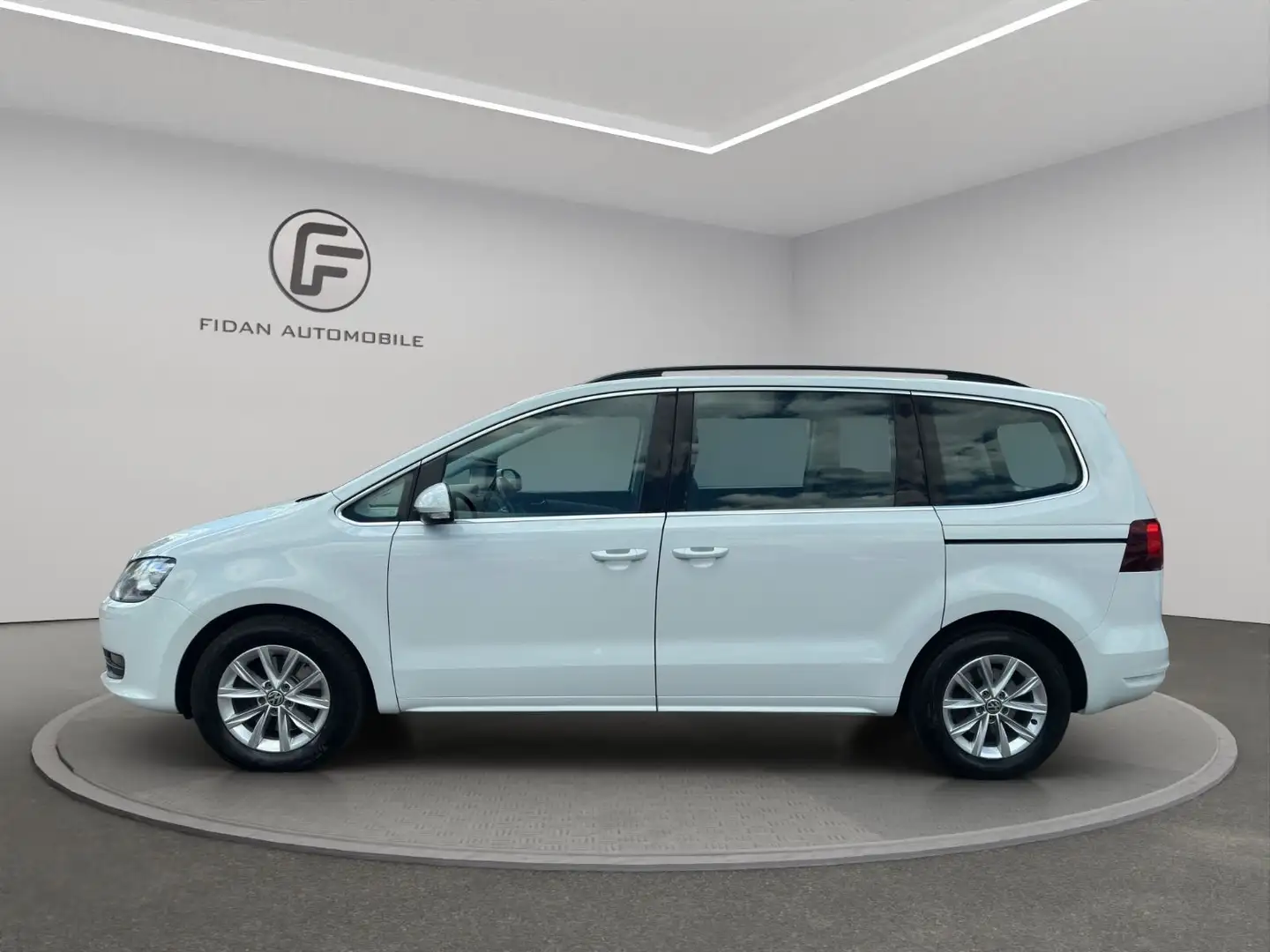 Volkswagen Sharan Comfortline Xenon*Standheizung*Navi*ACC* Bílá - 2