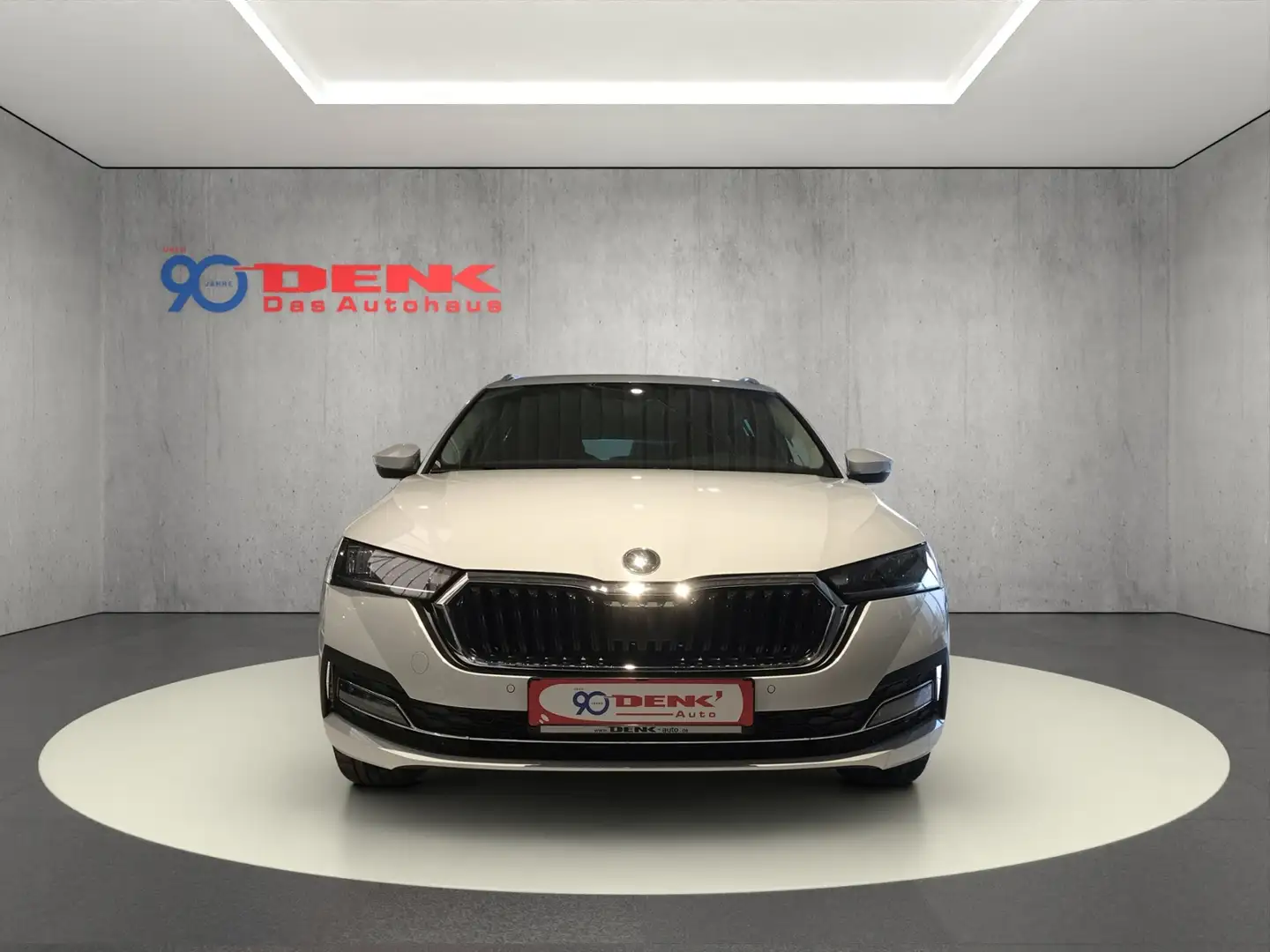 Skoda Octavia Combi Style 2.0 TDI DSG*AHK*NAVI* Biały - 2