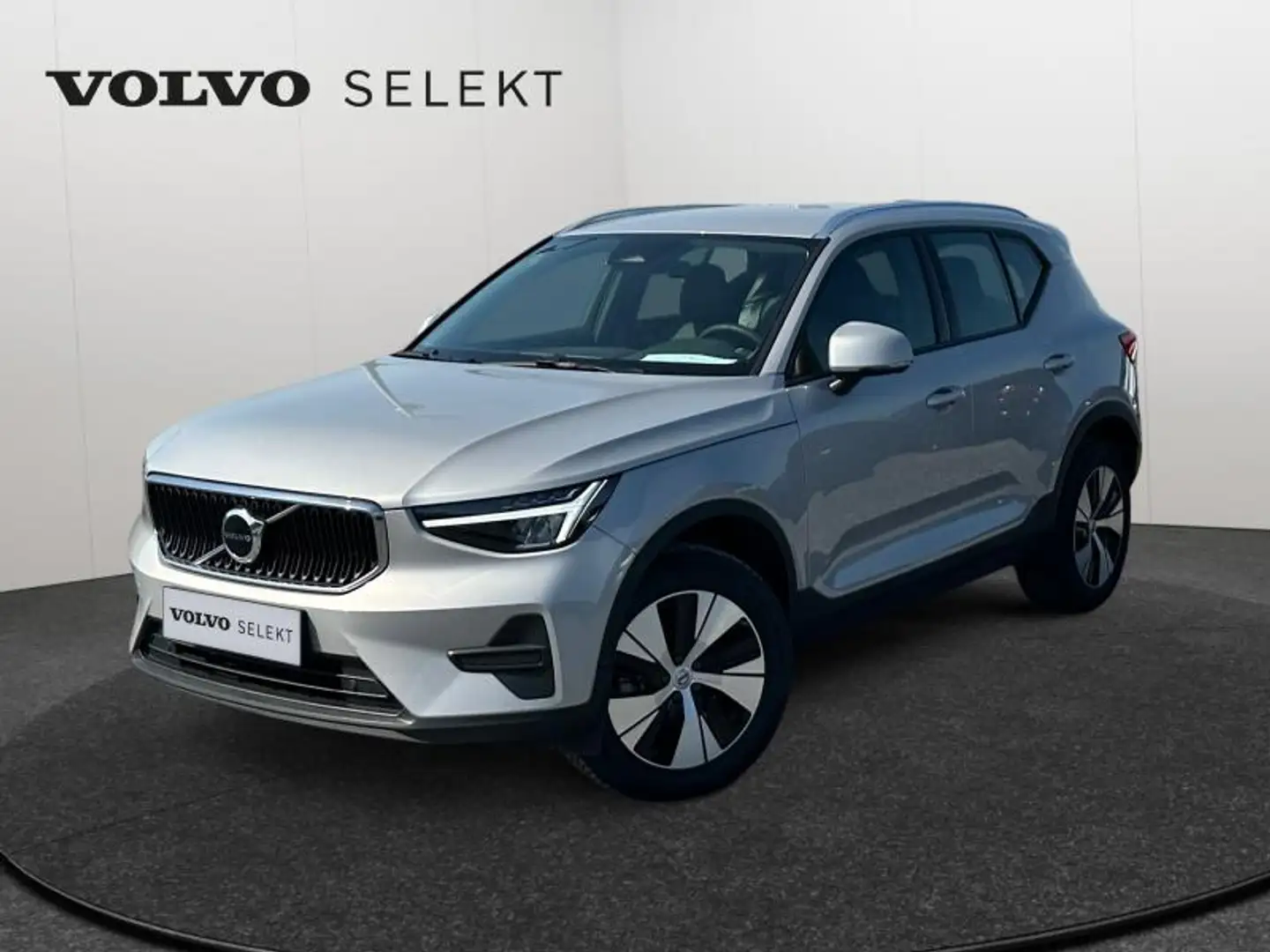 Volvo XC40 B3 Core / Essence Gris - 1