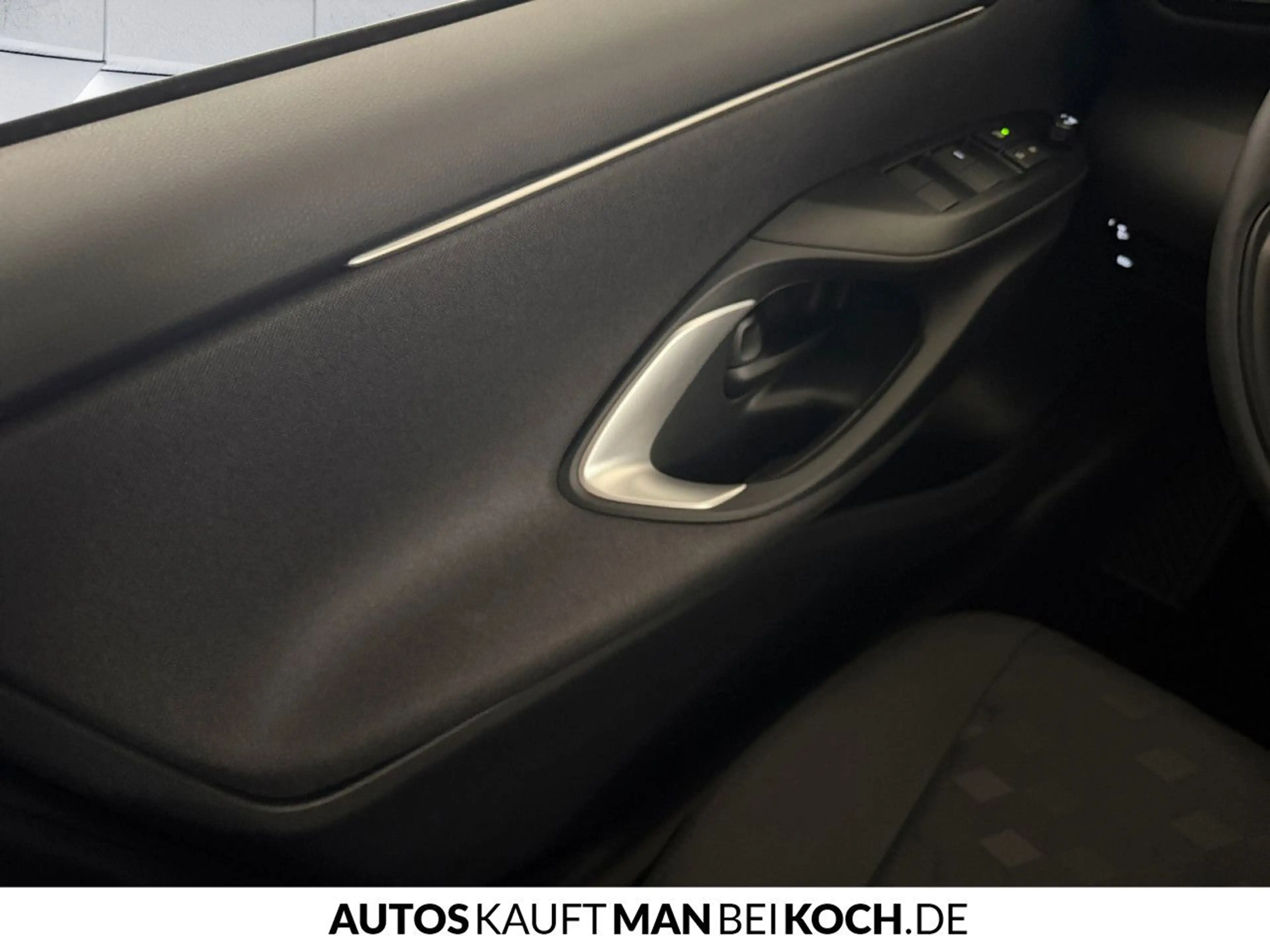 Mazda 2 Hybrid 1.5 VVT-i 116 CVT CENTRE-LINE SH R-Cam AC — photo 14