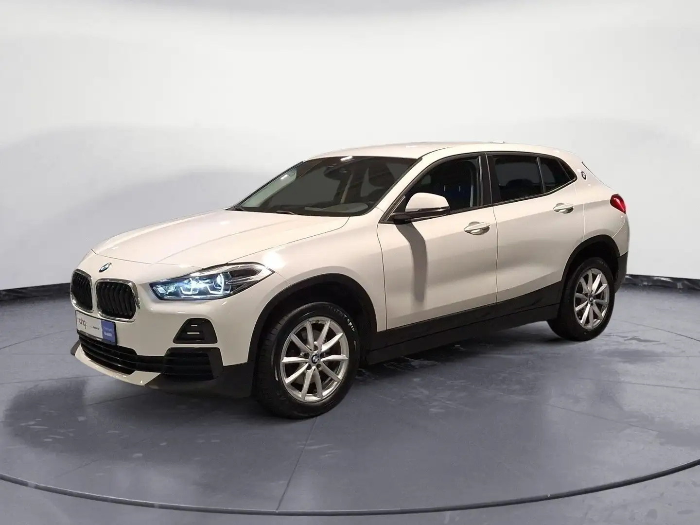 BMW X2 sDrive18i Navi Klima Sitzheizung Business Pac Weiß - 2