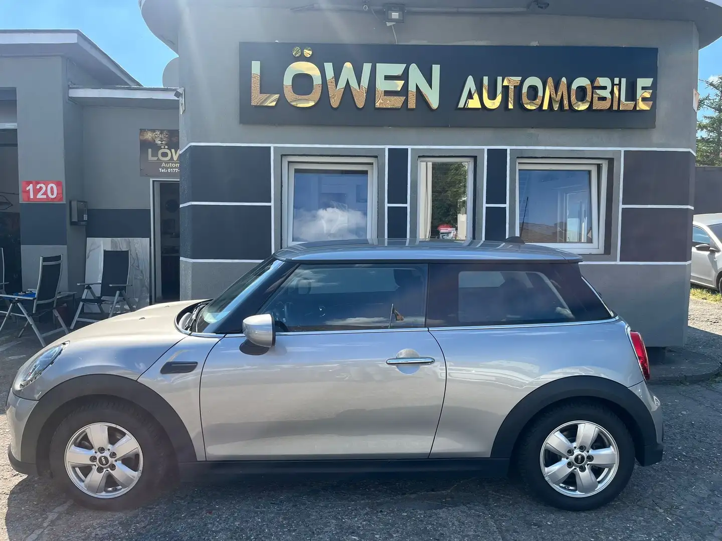 MINI Cooper Cooper Essential Trim "I.Hand" Zilver - 2