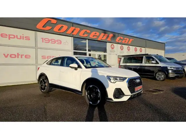 Audi Q3 view 2