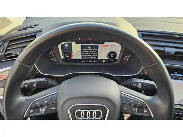 Audi Q3 view 7