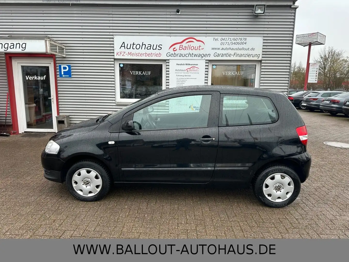 Volkswagen Fox 1,2 Color*2.HAND*KLIMA*TÜV/AU NEU*GARANTIE* Schwarz - 1