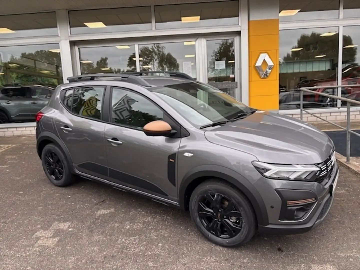 Dacia Sandero Stepway Extreme TCe 90 CVT Automatik Grigio - 1