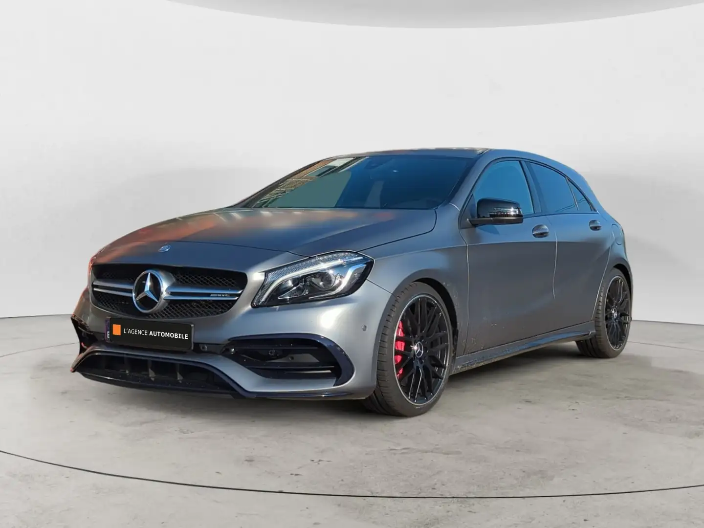 Mercedes-Benz A 45 AMG 4-Matic Garantie 12 à 48 mois Grijs - 2