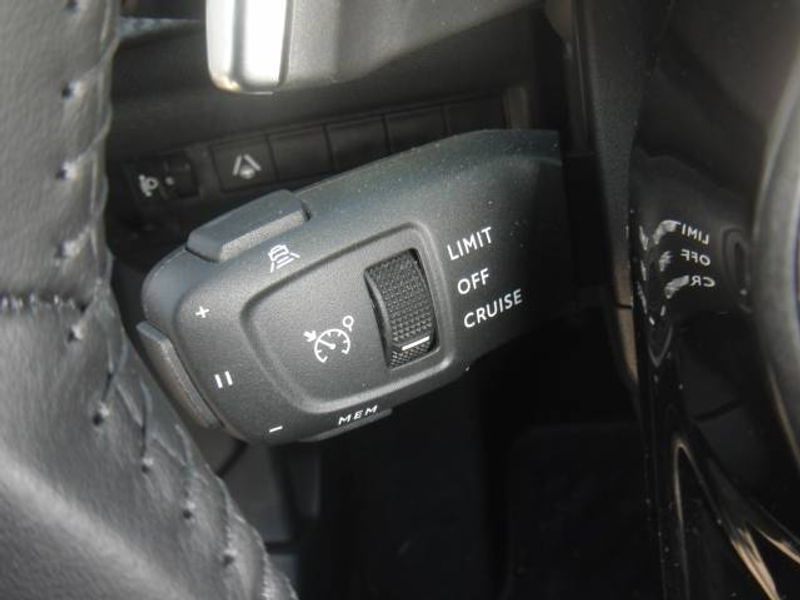 Peugeot 2008 Allure — photo 14
