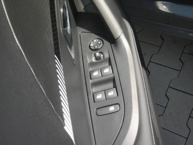 Peugeot 2008 Allure — photo 13
