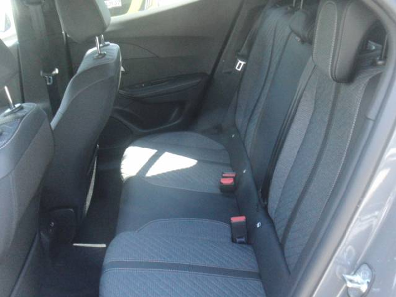 Peugeot 2008 Allure — photo 10