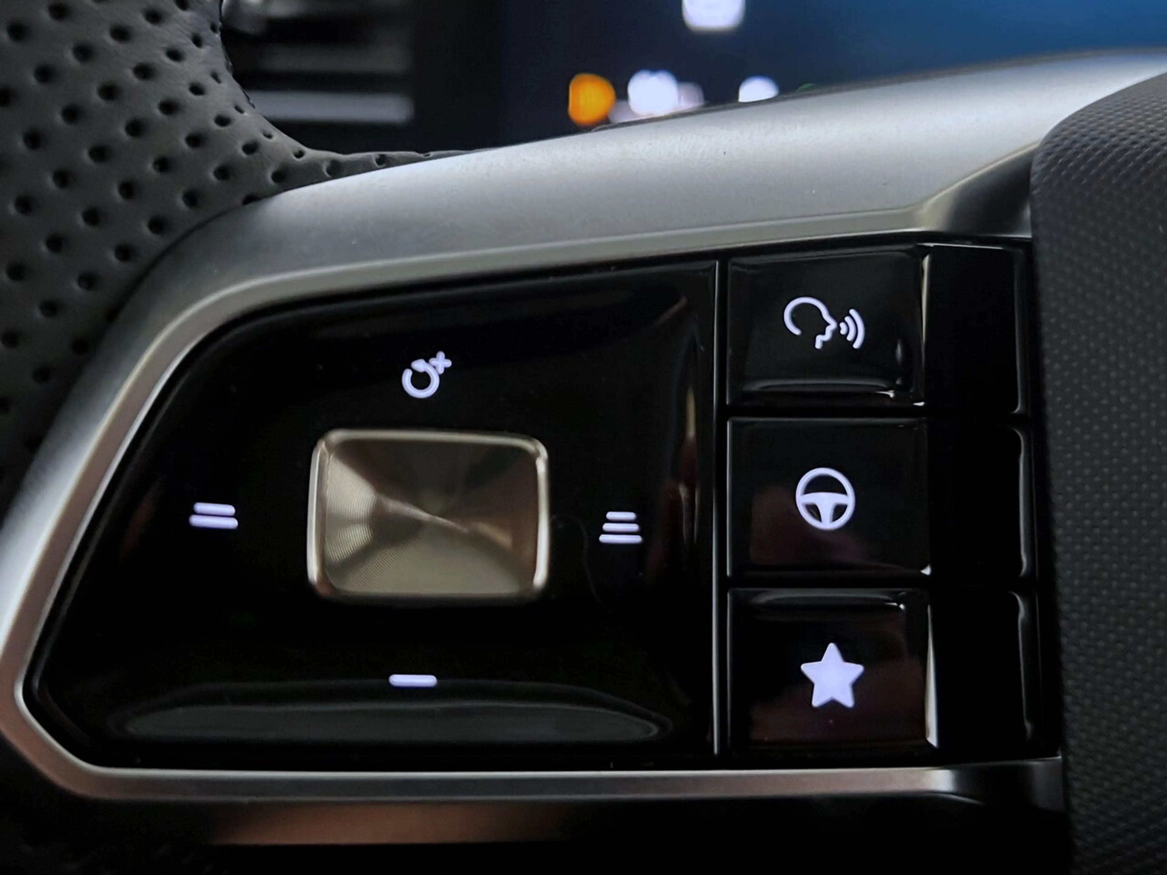 MG HS LUXURY/LEDER/NAVI/LED / 360° — photo 11