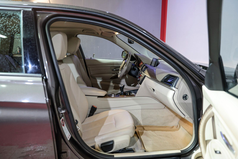 BMW 318 d Touring *Modern-Line* Leder Navi Xenon — photo 12