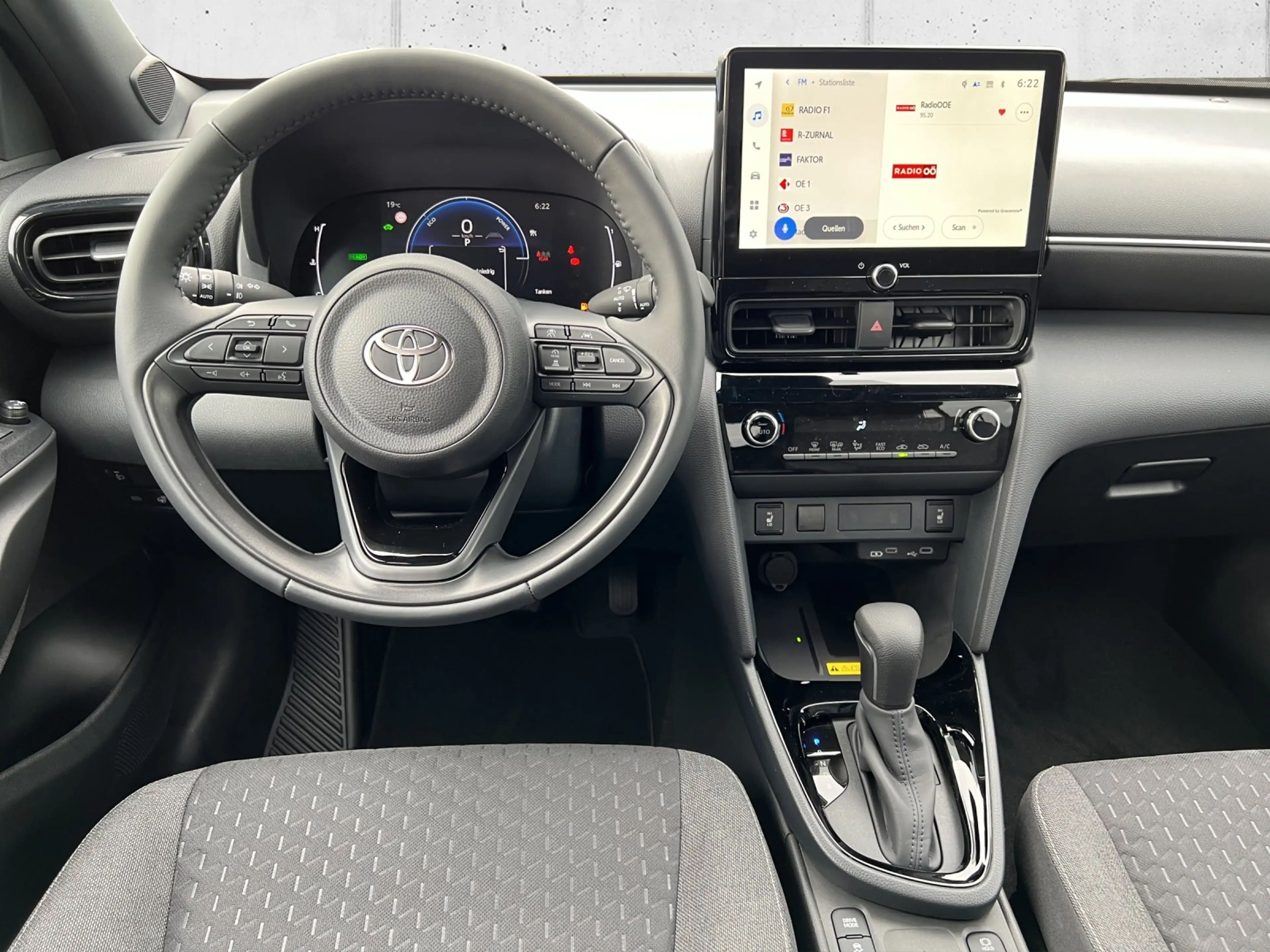 Toyota Yaris Cross HYBRID 2WD Active Drive Safety Paket 5t. — photo 8