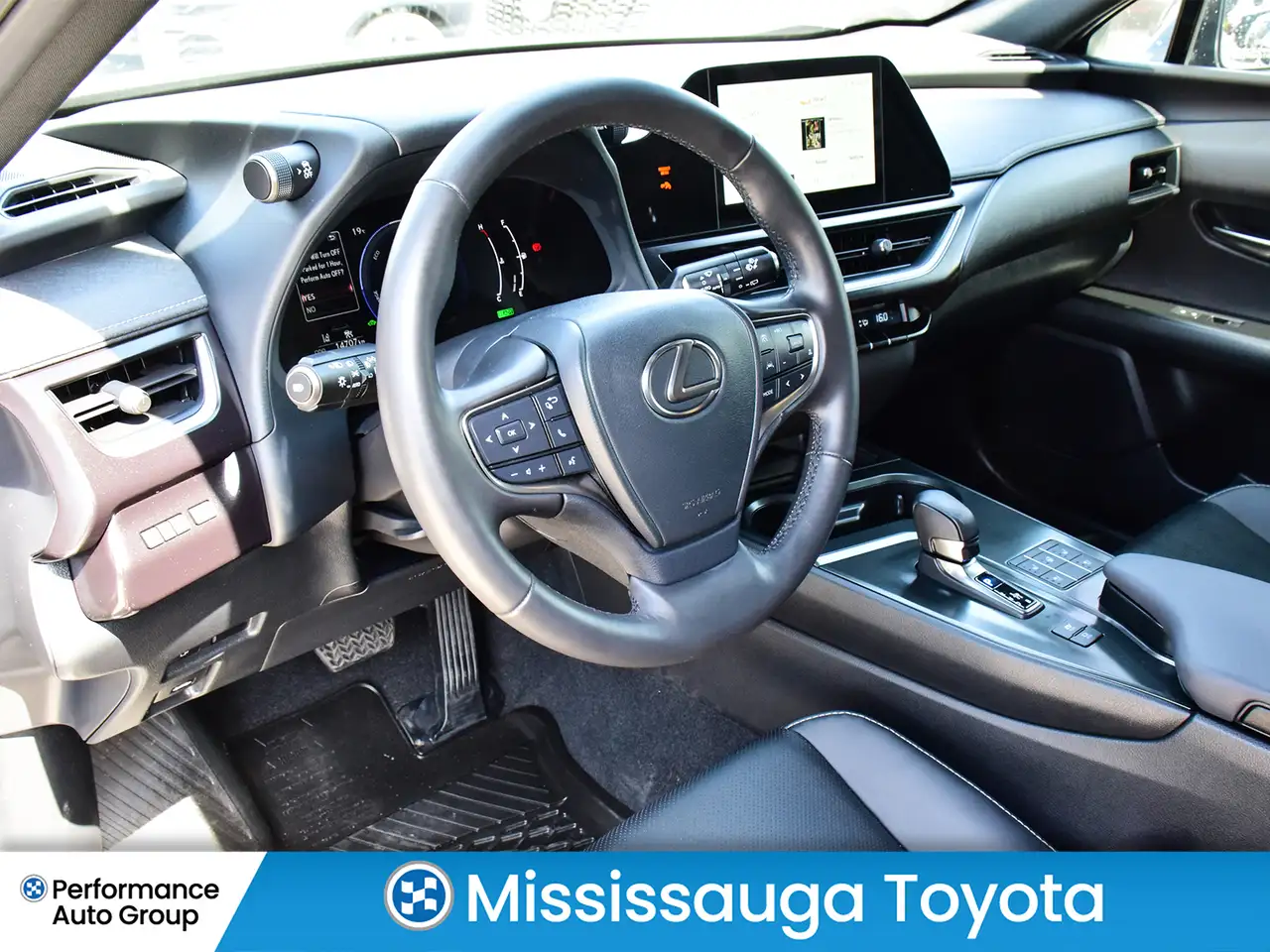 Lexus UX снимка Lexus UX