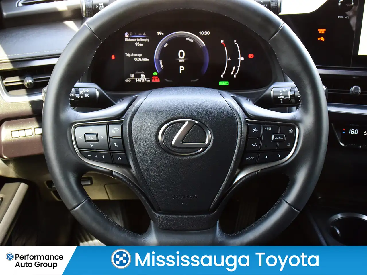 Lexus UX снимка Lexus UX