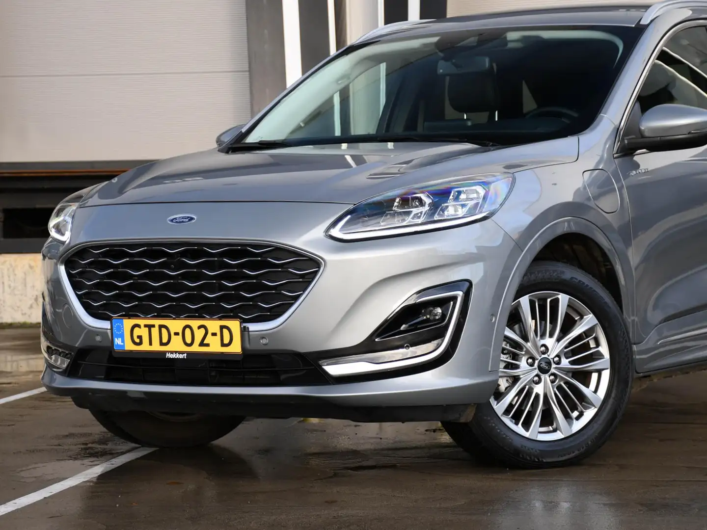 Ford Kuga Vignale 2.5 PHEV 225pk Automaat WINTER PACK | DRIV Grijs - 2