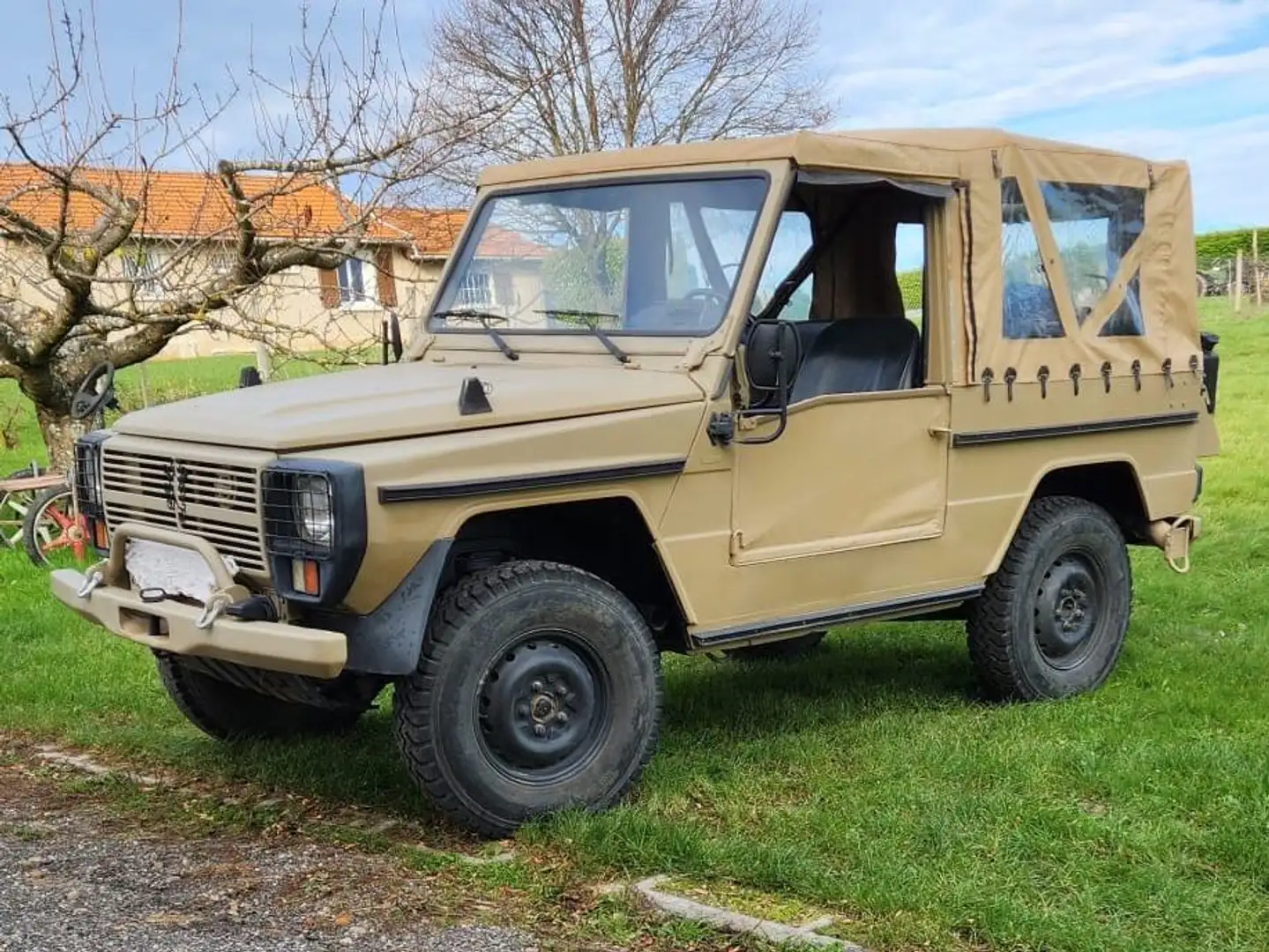 Peugeot P4 Bej - 1