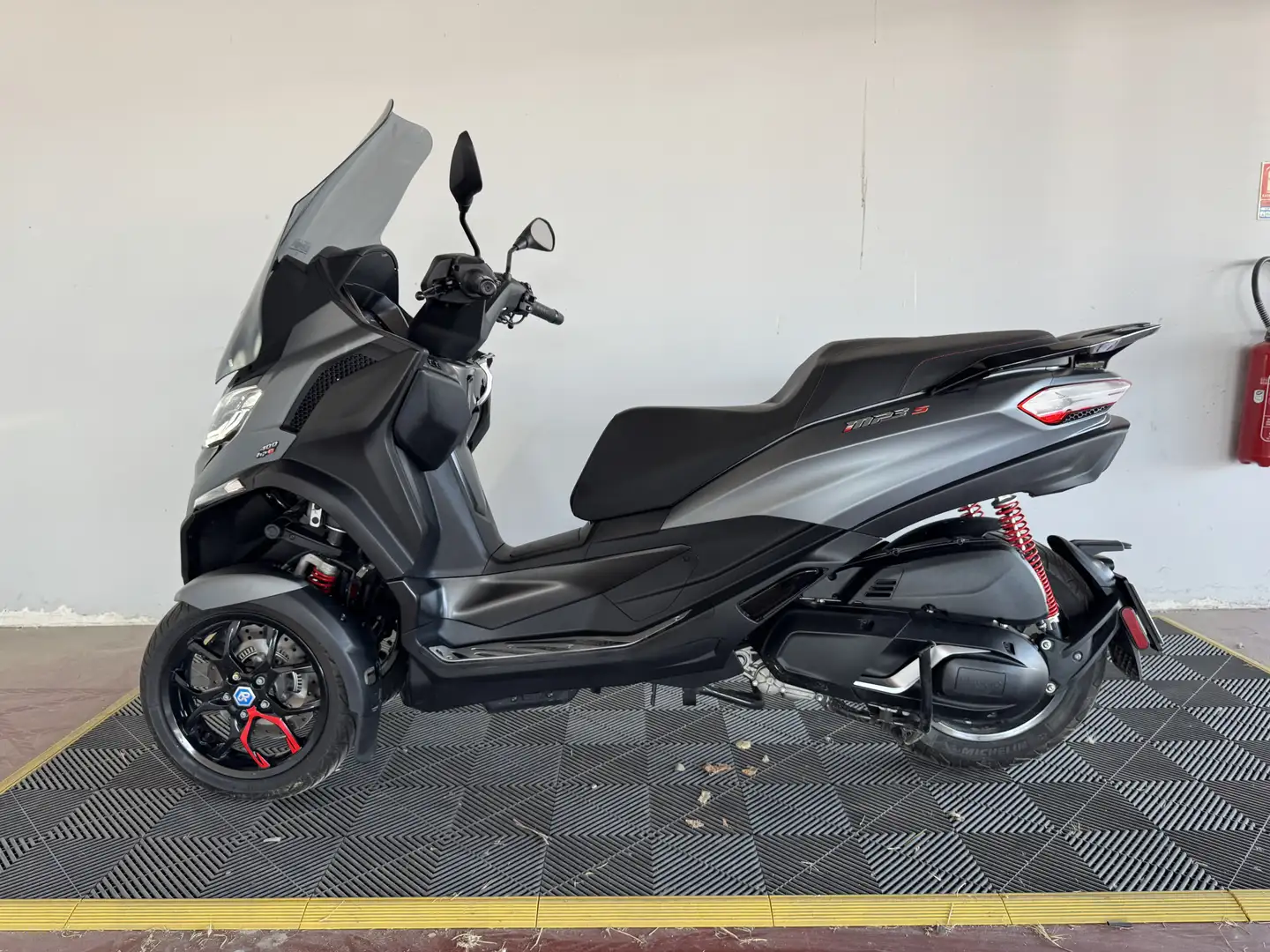 Piaggio MP3 400 Grigio - 1