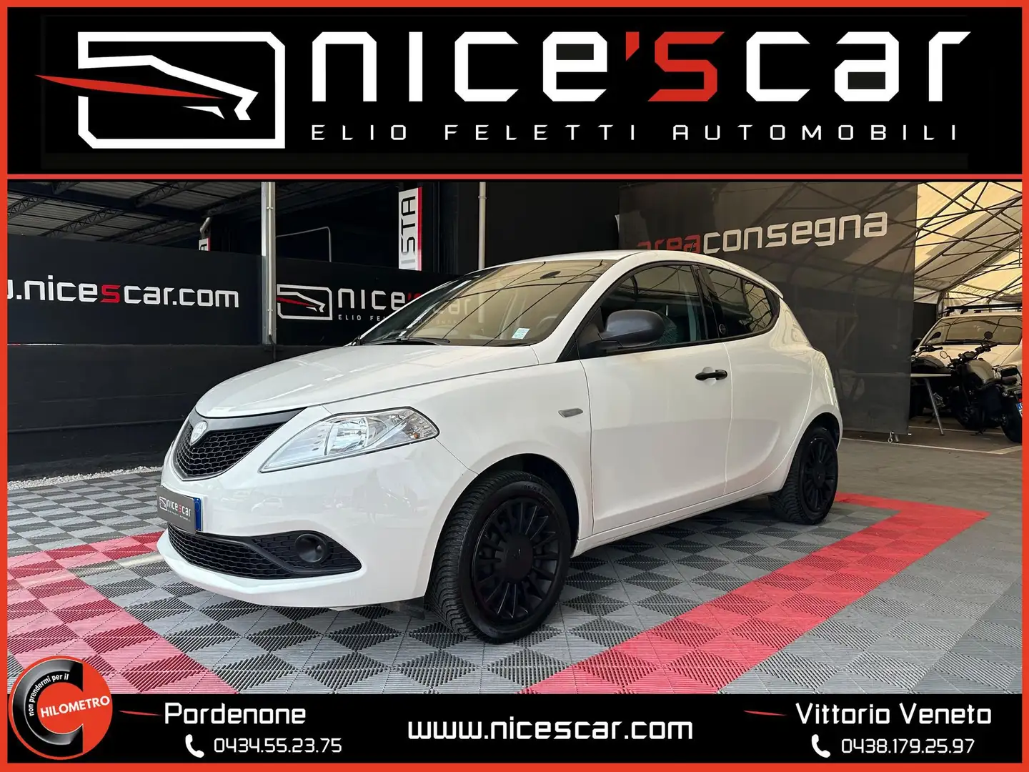 Lancia Ypsilon 1.0 FireFly 5 porte S&S Hybrid Silver Bianco - 1