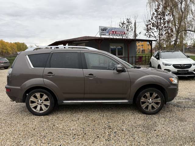 Mitsubishi Outlander Outlander Diesel 4x4 Leder+Navi+7 Sitze